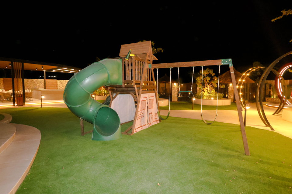 A22 landscape project by Vida Landscapes, Masfout — at night view 18