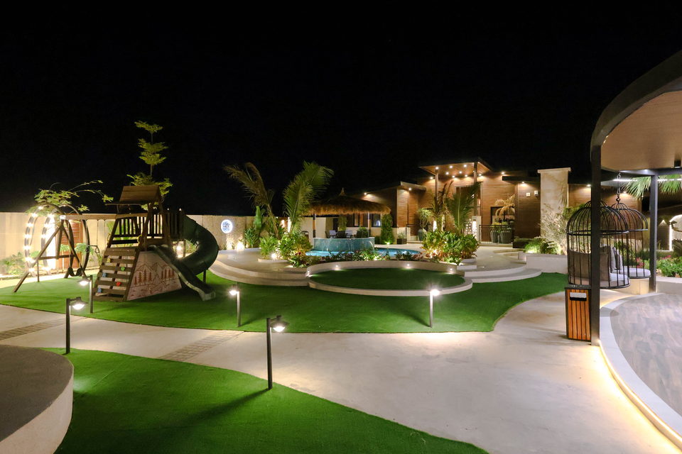 A22 landscape project by Vida Landscapes, Masfout — at night view 28