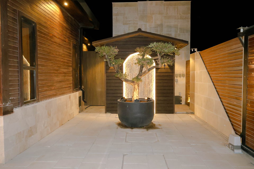 A22 landscape project by Vida Landscapes, Masfout — at night view 92