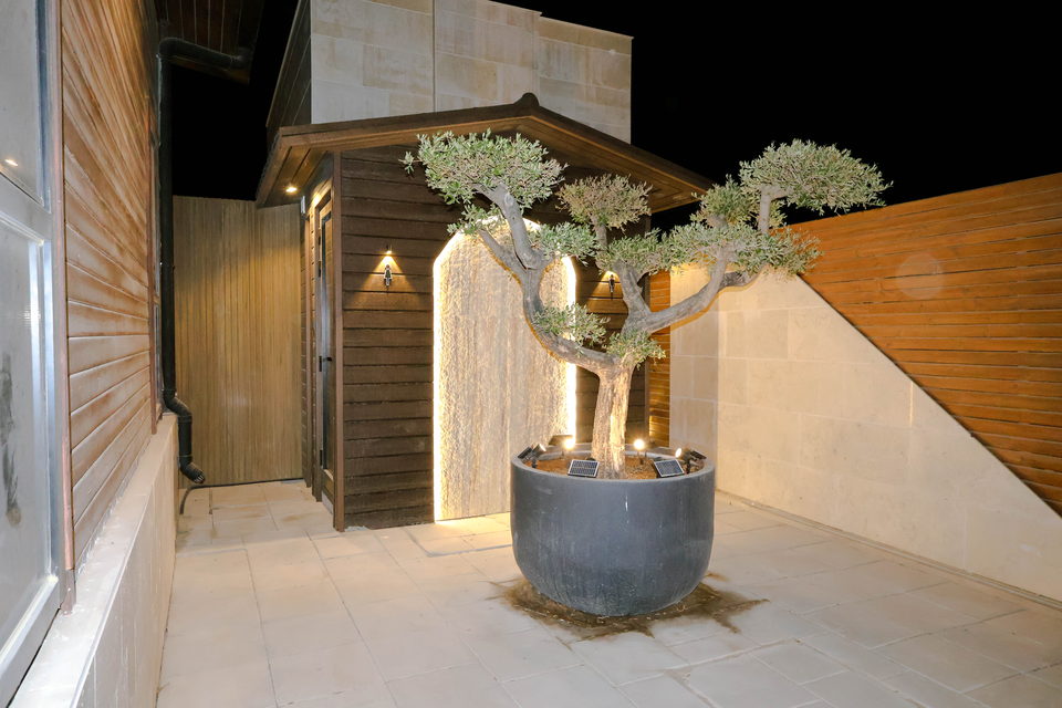 A22 landscape project by Vida Landscapes, Masfout — at night view 94
